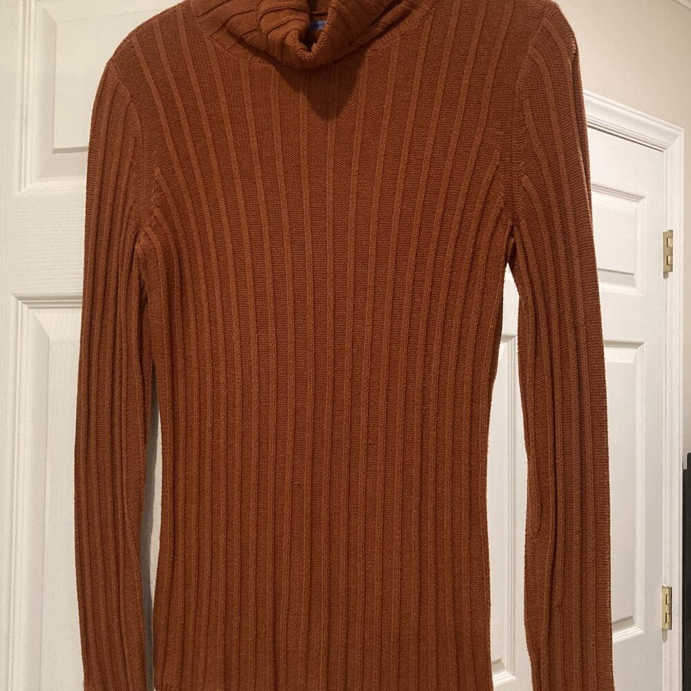 SimplyVera Vera Wang rust color sweater, size XS
